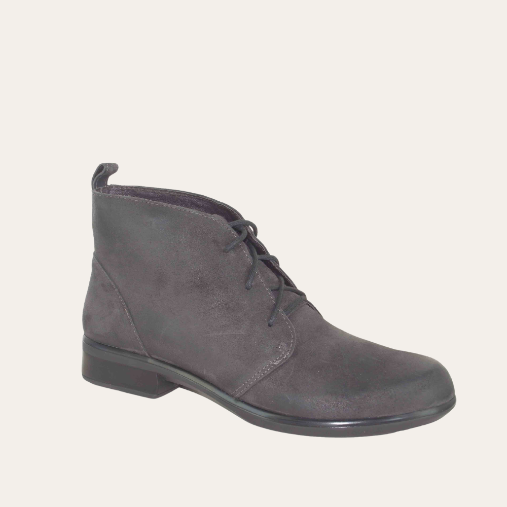 Levanto - M04 Oily Midnight Suede